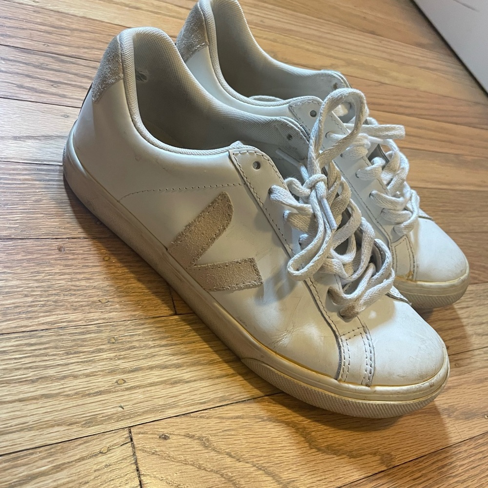 Veja Esplar White and Beige Sneakers